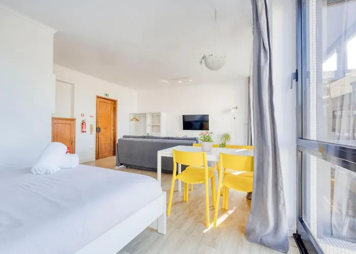 Travel & Live Alegria Oporto